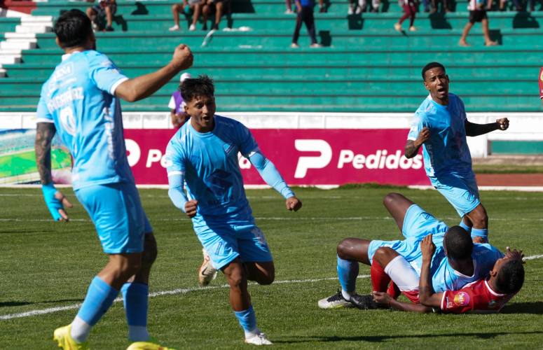 Bolívar gana a Independiente (0-1), con espléndida actuación de Lampe