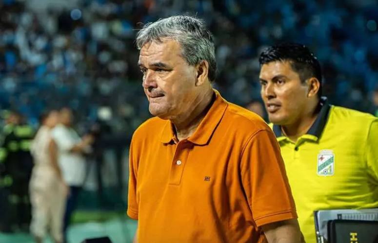Bajos rendimientos, lesiones y gustos futbolísticos: Tucho Antelo confirmó que tiene a seis jugadores 'en lista negra'